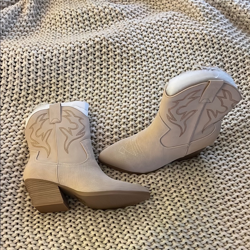 Women's Cream Western Ankle Boots